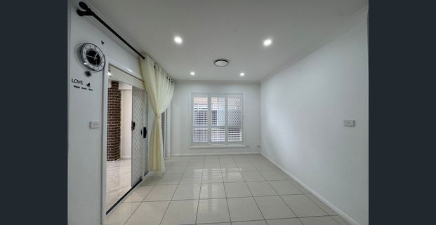 MODERN DOUBLE-STOREY FAMILY HOME! - Photo 1