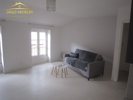 CHARLIEU CENTRE - STUDIO DE 30M² - Photo 4