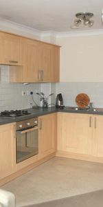 2 bedroom flat to rent - Photo 4