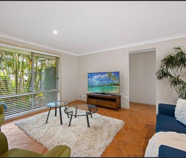 Spacious Secluded Villa - Photo 6