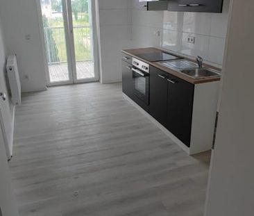 Modernisierte Wohnung mit Einbauküche und riesigen Balkon!!! - Photo 4