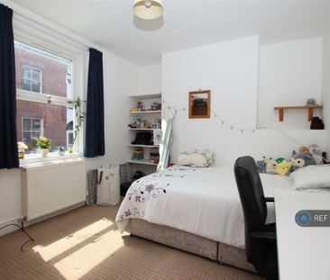 4 bedroom terraced house to rent - Photo 6