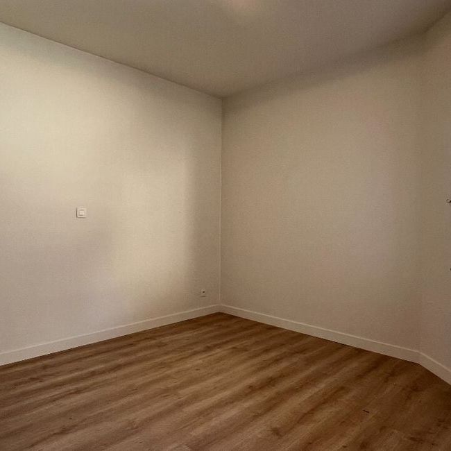 Penthouse te huur in Gent voor € 895 met 1 slaapkamer - Photo 1