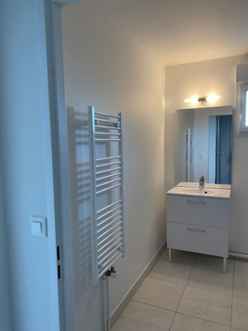 Location Appartement 2 pièces 44m² ORLEANS 45000 - Photo 4