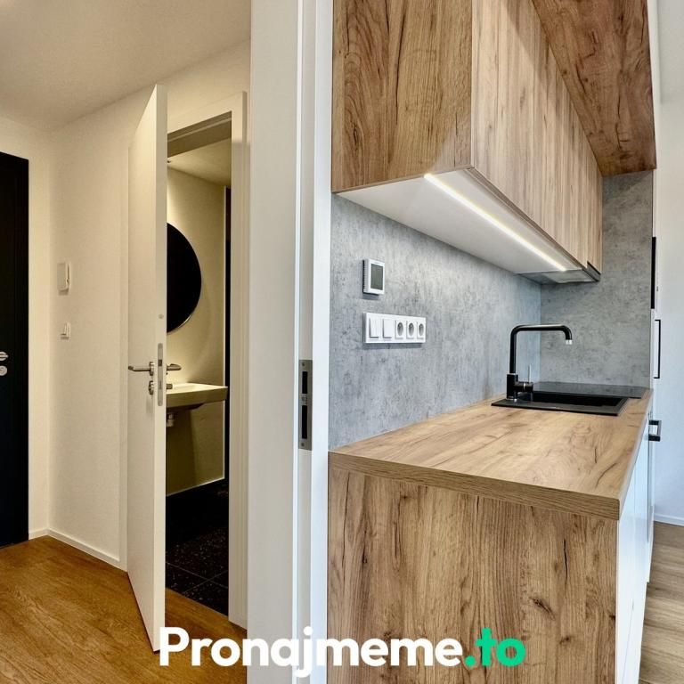 Pronájem bytu 1+kk 36 m2 - Photo 1