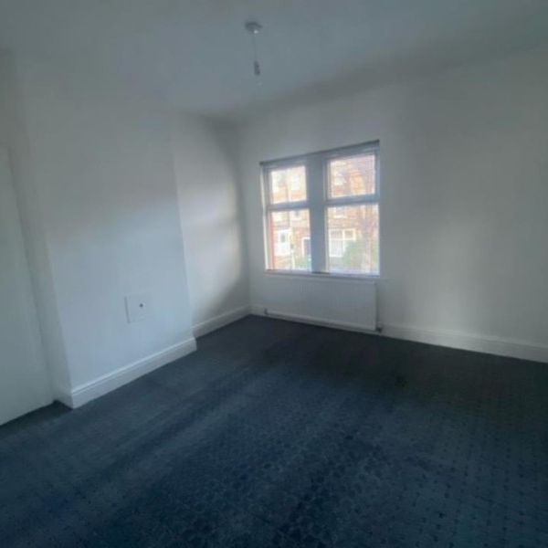 Dogsthorpe Road, Peterborough - Photo 1