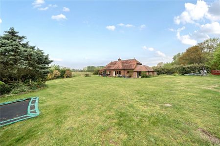 6 Bedroom House - Foxes Lane, West Wellow - Photo 2