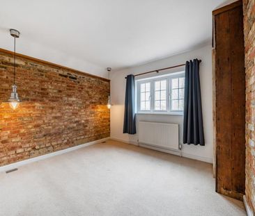 Woodlands Road, Guildford - 3 bedrooms Property for lettings - Seym... - Photo 3