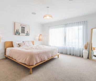 Freshly Updated Living in an Ideal Belmont Location - Photo 4