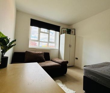 Room in a Shared Flat, Shenstone House, SW16 - Photo 6