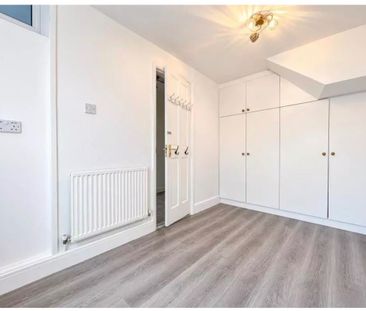 4 Bed Terraced House, Alexandra Court, TW3 - Photo 1