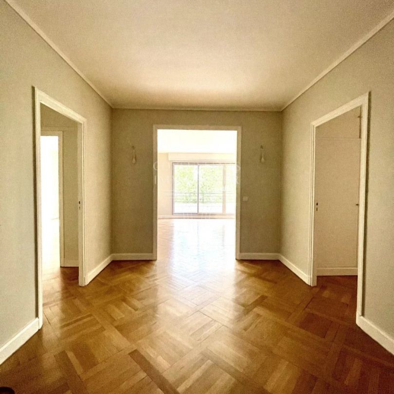 Appartement • Auteuil Nord - Photo 1