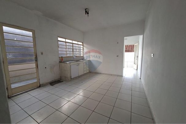 Casa com 3 comodos independente no Jd. São Carlos - Photo 1