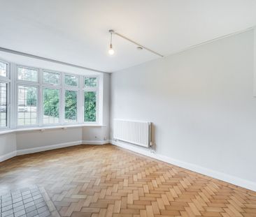 2 bed Flat To Let - Photo 3