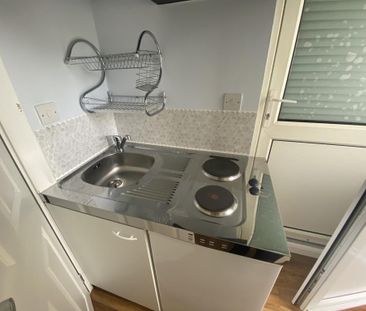 Studio to rent - Photo 2