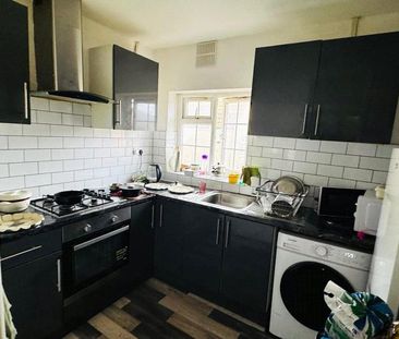 2 bedroom semi-detached house to rent - Photo 6
