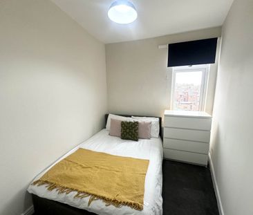 Wetherby Grove (Room 4), Burley, Leeds - Photo 5