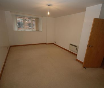 East Float Quay Dock Road Birkenhead, 2 bedroom, Flat - Photo 6
