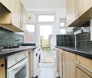 Thornton Avenue, Croydon, CR0 3BU - Photo 6