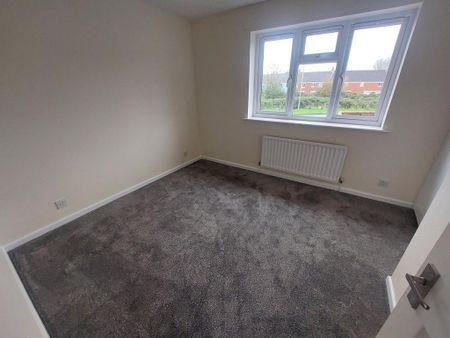 2 bedroom semi-detached house to rent - Photo 2