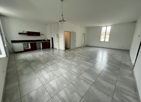 Location Appartement 4 pièces 132m² NARBONNE 11100 - Photo 4