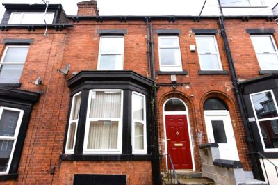 6 bedroom House in Ebberston Terrace, Leeds - Photo 5