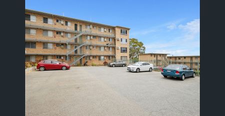 Ground Floor 2x1 Apartment Opposite Parklands – Available Now - Photo 5