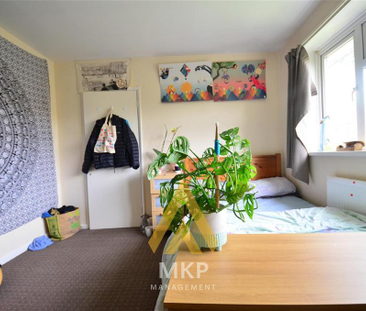 5 bedroom end of terrace house to rent - Photo 5