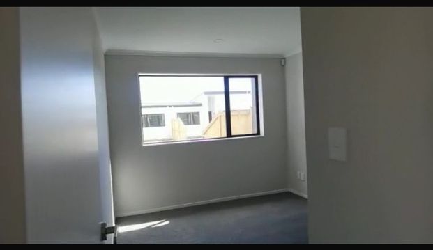 Hilltop Haven: New 2BR Home with Spectacular Views - Photo 1