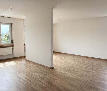 4 1/2-Zimmerwohnung mit 2 Nasszellen und Balkon - Photo 1