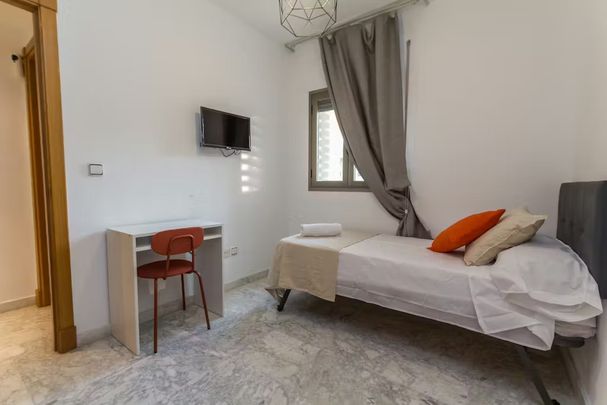 Avenida de la Aurora, Málaga, Andalusia 29002 - Photo 1