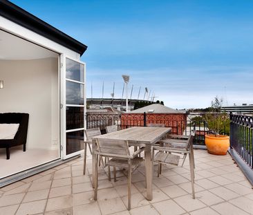 Elegant City-Edge Living - Photo 2