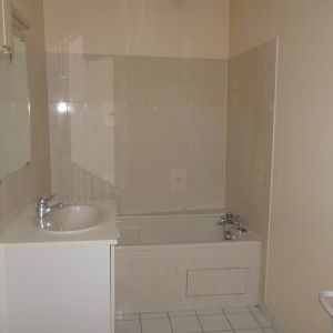 Location Appartement 2 Pièces 70 m² - Photo 2