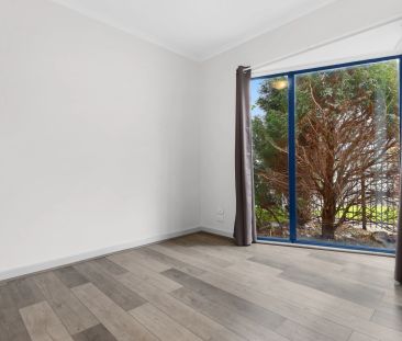 Stylish & renovated townhouse - Walk to Station! - Photo 3