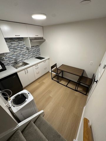 For Lease - 316 Cherokee Boulevard, Toronto, Ontario - Photo 5
