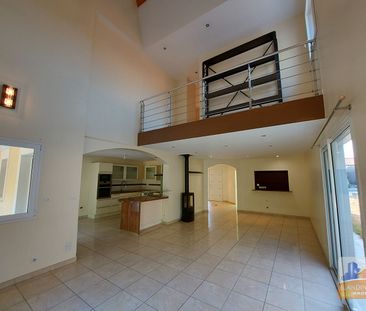 Location Maison 5 pièces 154m² - Photo 1