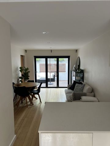 1/107 Cheltenham Street - Photo 4