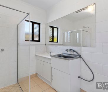 Conveniently Located Half Duplex - Photo 5