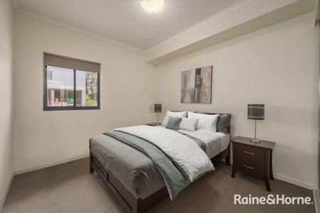 Modern, Convenient & Low-Maintenance Living! - Photo 5