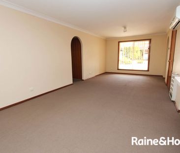 Modern Villa Close to Town - Available 30.1.2026 - Photo 1