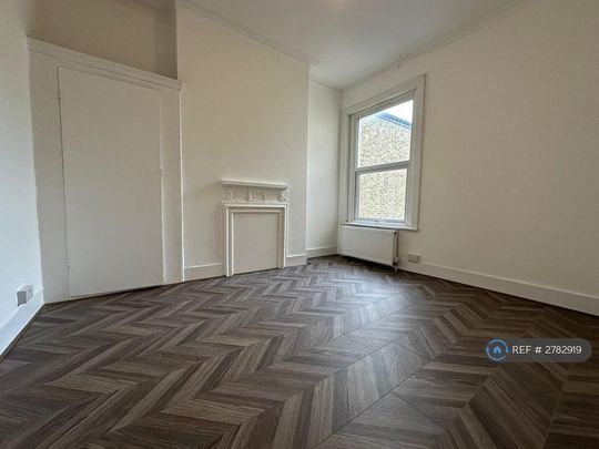 3 bedroom flat to rent - Photo 1