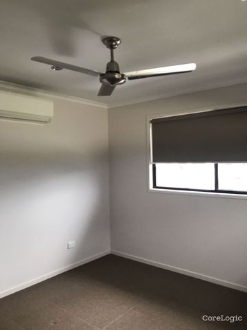 Stunning 3-Bedroom, 2-Bathroom Residence - Photo 2