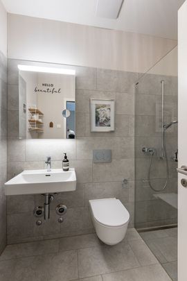 APPARTEMENT 11/2 PIÈCES À SCHAFFHOUSE, MEUBLÉ, TEMPORAIRE - Photo 1