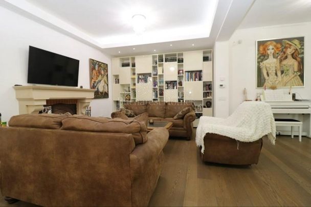 New Four Bedroom House with Some Character - Deutsche Schule - Fotografie 1