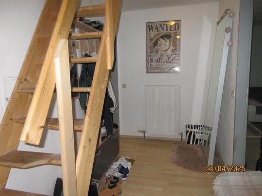 Makartstraße 8,3: Single/Paar: Schöne DG-Wohnung, 2 Zimmer, 42.06m2 WNFL und ausgebautem Spitzboden mit 35,44m2,3.Stock, Parkplätze! - Photo 1