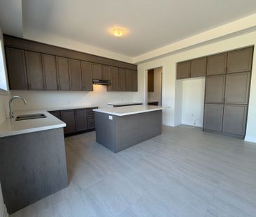 For Lease - 2127 Binbrook Drive, Oshawa, Ontario - Photo 3