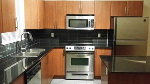 $1700 / 2br – 2 BR – 1100 sq ft – Elegant Townhome in Glenwood area (Port Coquitlam) - Photo 3