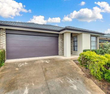 Peacefully located in the popular estate of Aston - Photo 1