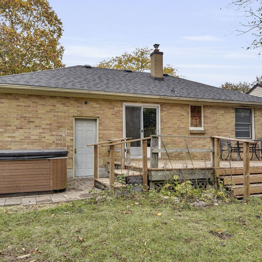 For Lease - 346 Stephen Street, London South, Ontario - Photo 1