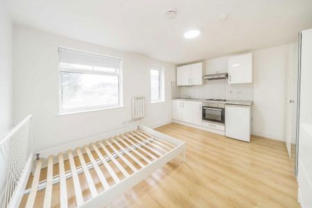 Studio to rent - Photo 4